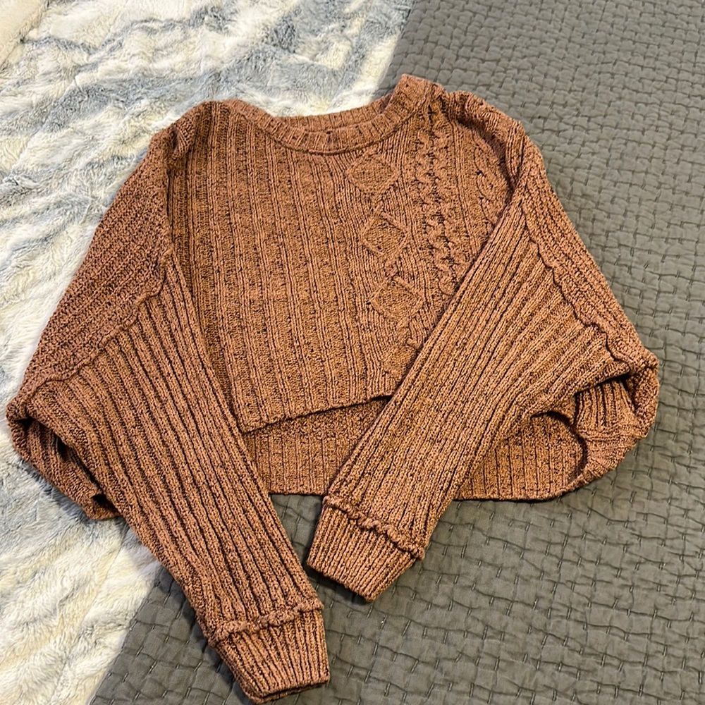 Free People cropped sweater - women’s size S